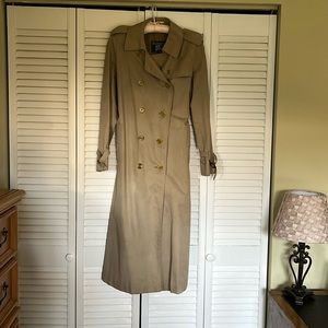 Women’s Beige Burberry Classic Trench Coat- UK Size 10 - Long